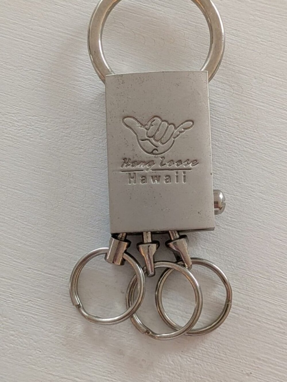 VINTAGE Hang Loose Hawaii SILVER TONED DETATCHABLE KEY FOB WITH 3 KEY RINGS